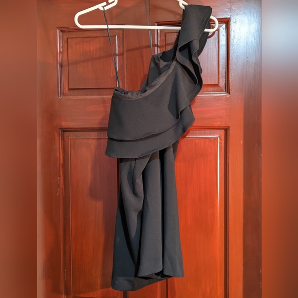 French Connection Black Whisper One Shoulder Ruffled Dress Size 4 - Picture 6 of 10